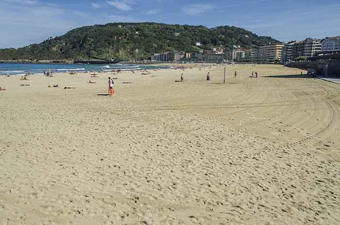 Guipúzcoa - San Sebastián 059 - playa de Zurriola.jpg